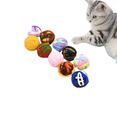 Balle interactive pour chat avec chat assis sur une table près d’un fil - jouets à mâcher et à taquiner Transparent Background