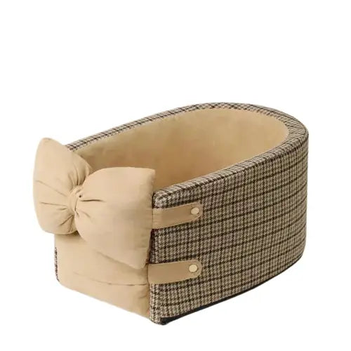 Siège auto pour chien confort ultime en tissu écossais avec nœud, parfait pour les petits animaux Transparent Background